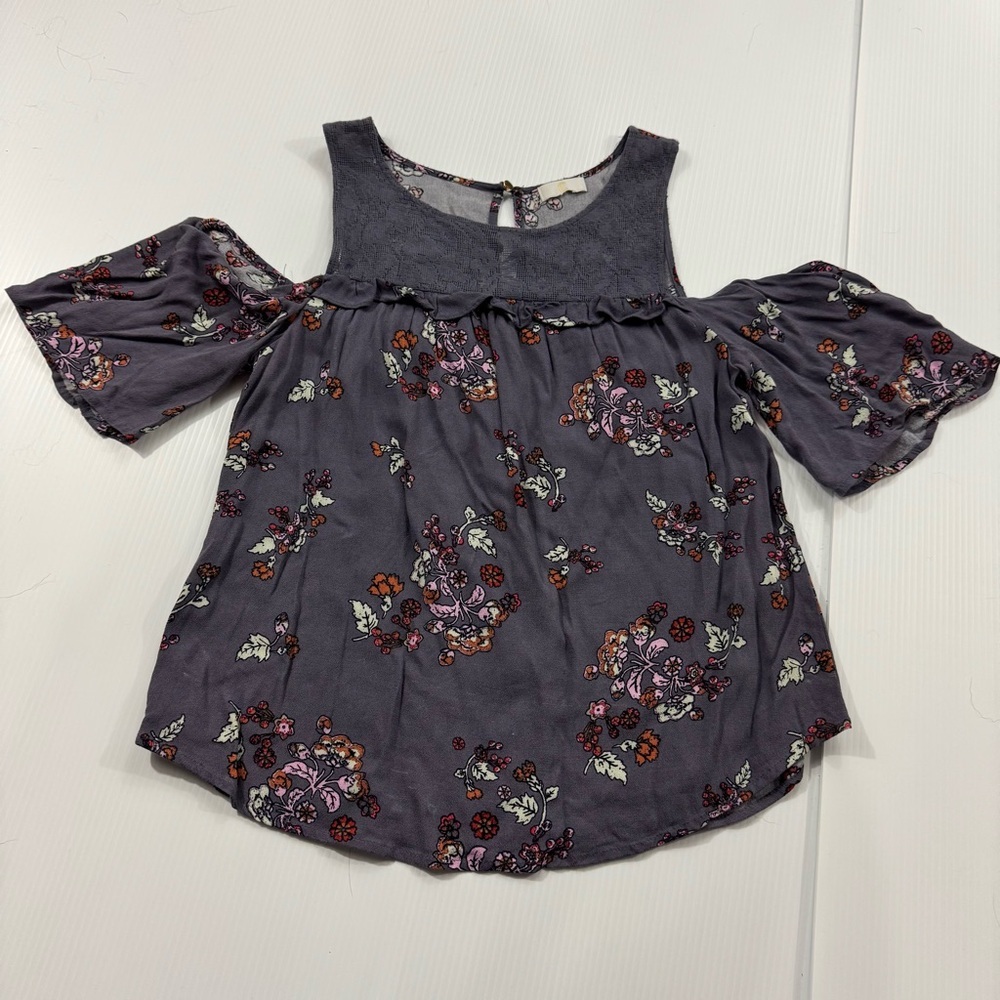 354. Women’s cute flower blouse (S)